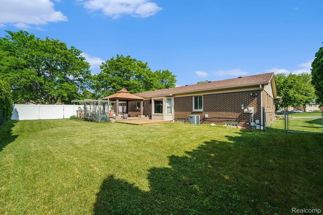 33521 Curtis Rd, Livonia, MI 48152 - photo 25