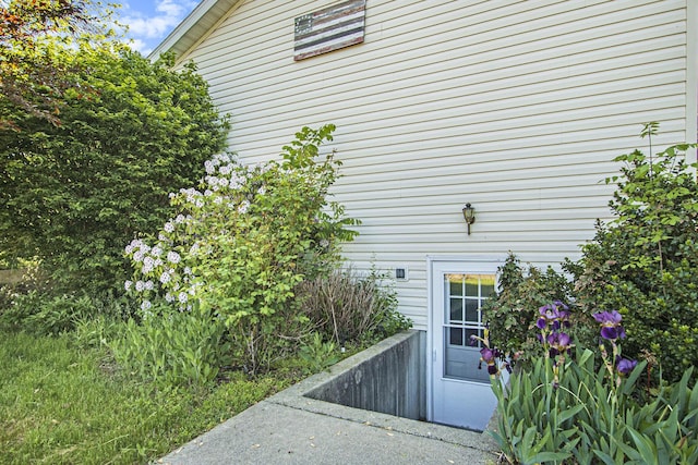 632 Green St, South Haven, MI 49090 - property entrance