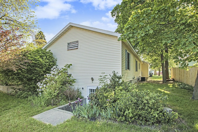 632 Green St, South Haven, MI 49090 - view of side of property featuring a cooling unit
