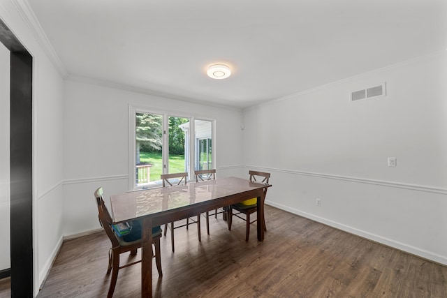 7624 Quail Ridge Dr, Dexter, MI 48130 - dining space with crown molding and wood finished floors