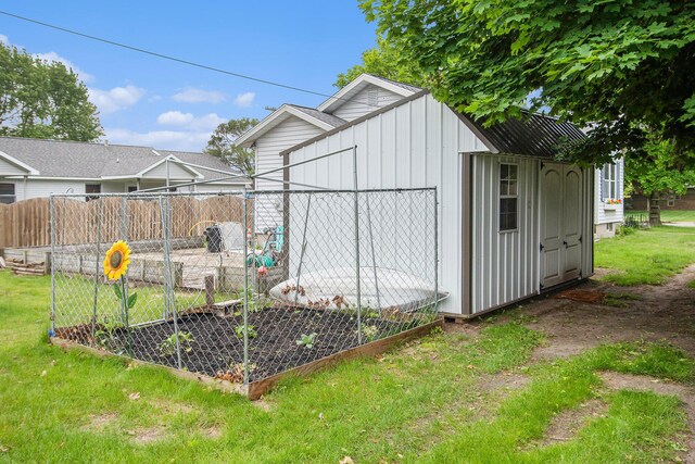919 Lawndale St, Ludington, MI 49431 - photo 25