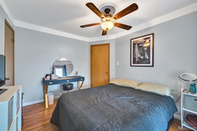 11214 Canal Rd, Sterling Heights, MI 48314 - bedroom featuring wood finished floors and ceiling fan
