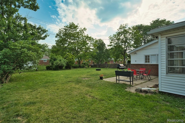 11214 Canal Rd, Sterling Heights, MI 48314 - view of yard featuring a patio area