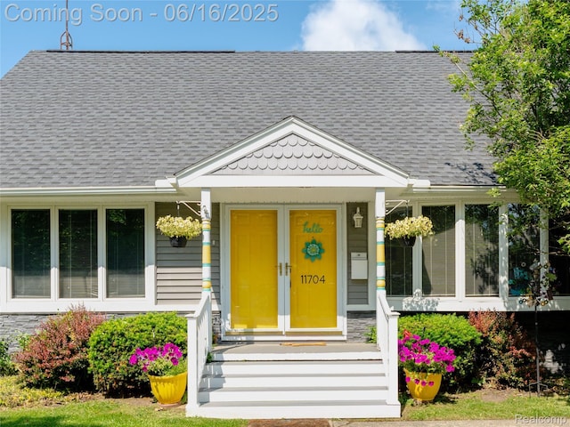 11704 Schram St, Grand Blanc, MI 48439 - view of front of house featuring a shingled roof