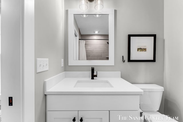 806 S Lake St, Whitehall, MI 49461 - full bath with vanity and a shower with shower curtain