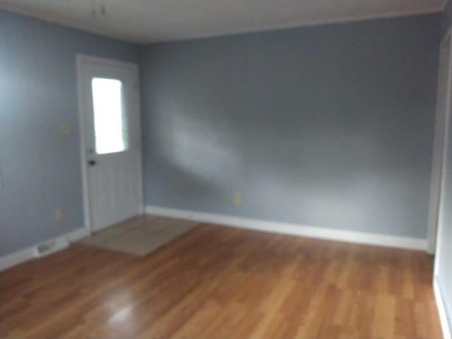 1830 Ferry St, Niles, MI 49120 - unfurnished room featuring wood finished floors and baseboards