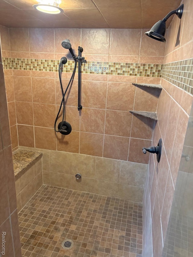2211 Parkside St, Trenton, MI 48183 - full bath with tiled shower