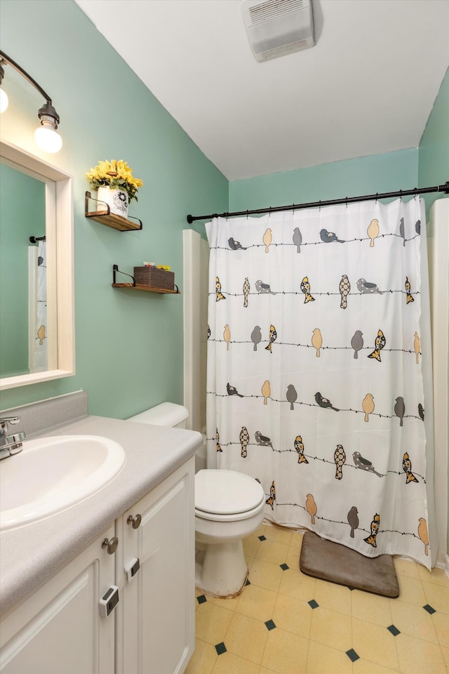626 Hiscock St, Ann Arbor, MI 48103 - bathroom with vanity and curtained shower