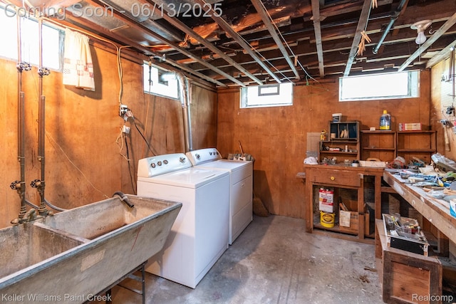 526 W Webster Rd, Royal Oak, MI 48073 - washroom with separate washer and dryer