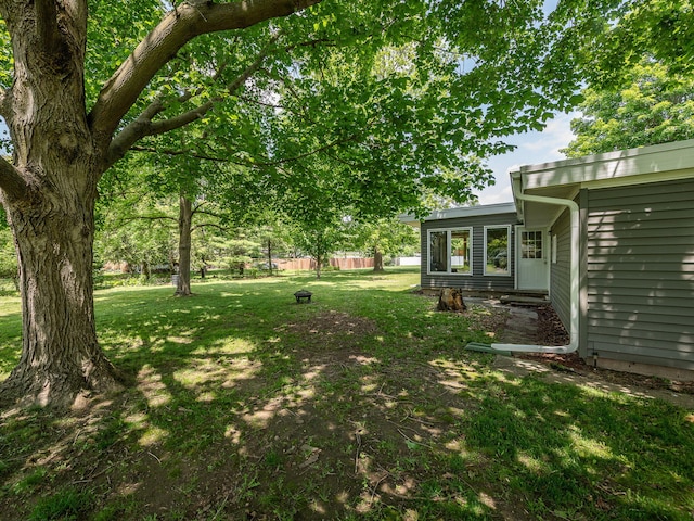 219 Park St, Tecumseh, MI 49286 - view of green lawn