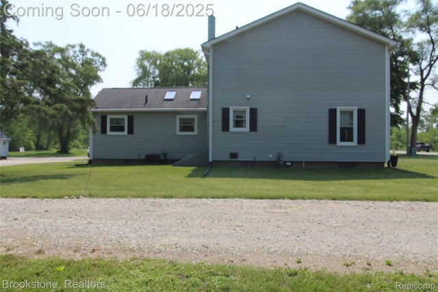 32599 Armada Ridge Rd, Richmond, MI 48062 - back of property with a yard