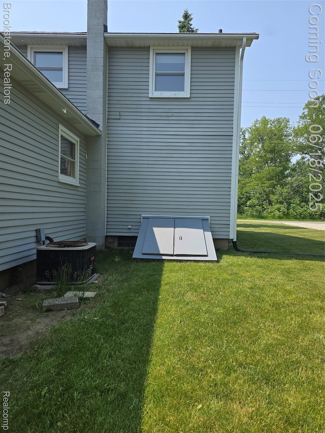 32599 Armada Ridge Rd, Richmond, MI 48062 - back of property with a yard