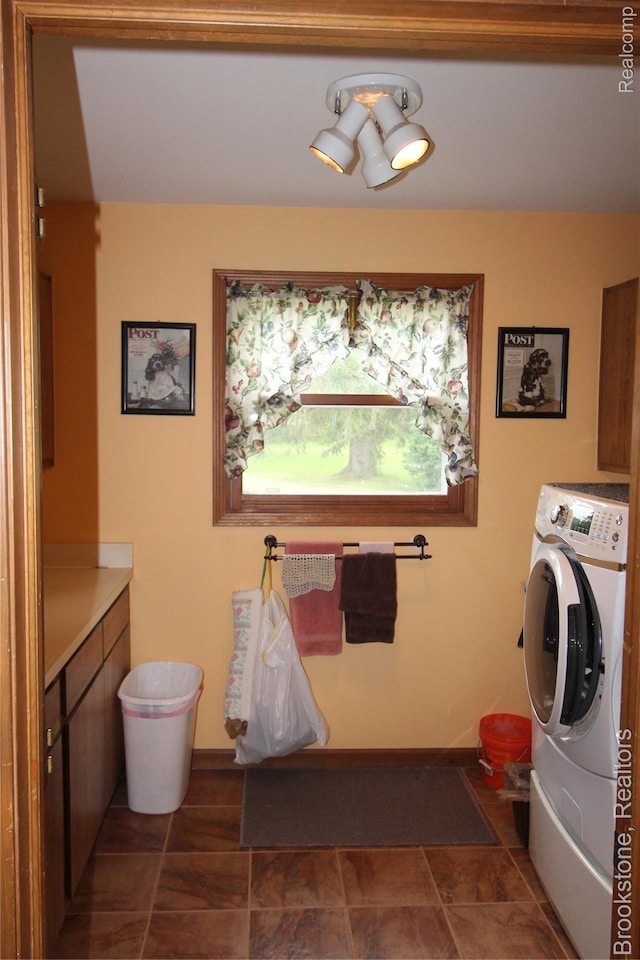 32599 Armada Ridge Rd, Richmond, MI 48062 - washroom featuring cabinet space and washer / dryer