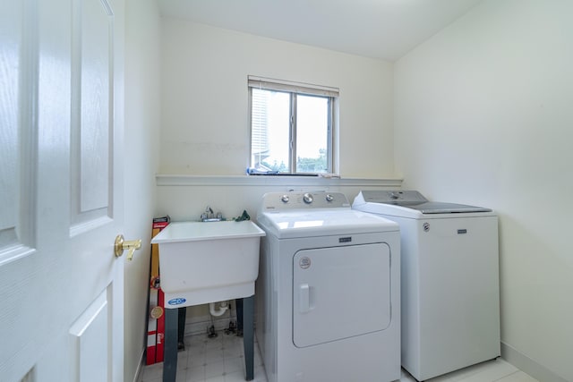 5992 Cedar Ridge Dr, Ann Arbor, MI 48103 - washroom featuring independent washer and dryer