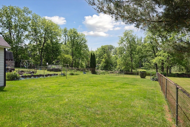 137 W Clark, Jackson, MI 49203 - view of yard