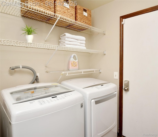 36780 Chesapeake Rd, Farmington Hills, MI 48335 - laundry area with washing machine and dryer