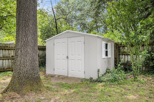 51591 Oak Dr, Mattawan, MI 49071 - view of shed featuring a fenced backyard
