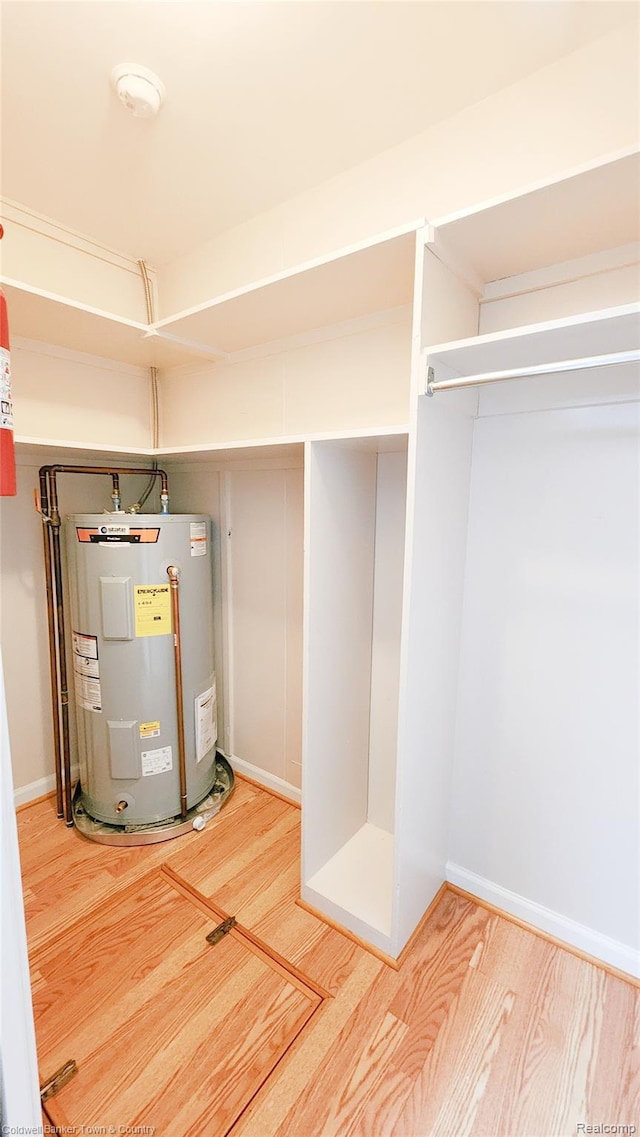 57035 Bonne Terre, New Hudson, MI 48165 - utilities featuring electric water heater