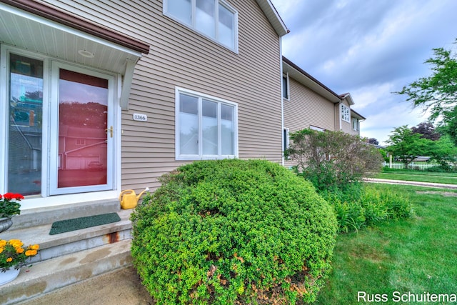 1366 W Norton Ave, Muskegon, MI 49441 - entrance to property featuring a lawn