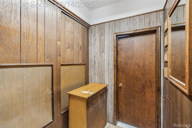 5614 Warbler Dr, Clarkston, MI 48346 - detailed view of wooden walls