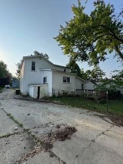 313 Morse St, Ionia, MI 48846 - view of side of home