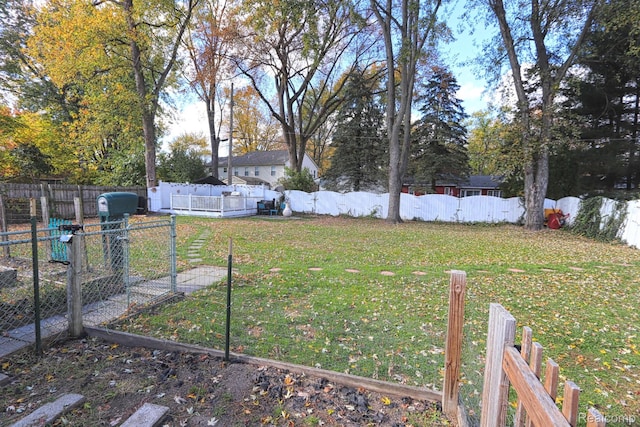 33566 Rhonswood St, Farmington Hills, MI 48335 - view of fenced backyard