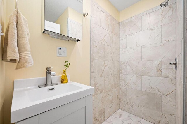 310 Hillview St, Buchanan, MI 49107 - full bath with tiled shower and vanity