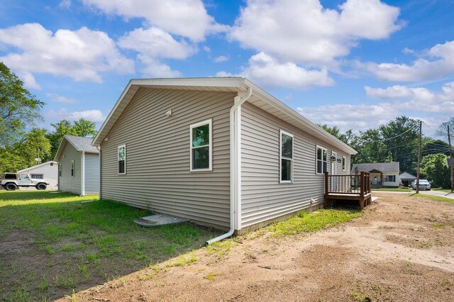 310 Hillview St, Buchanan, MI 49107 - view of side of property