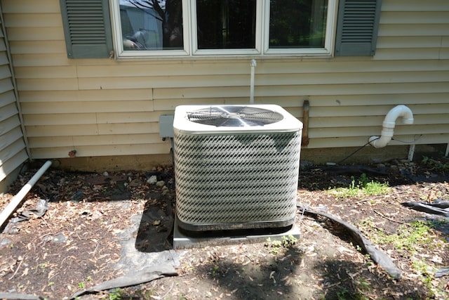 2523 E Wildcat, Saint Johns, MI 48879 - exterior view of a central air condition unit