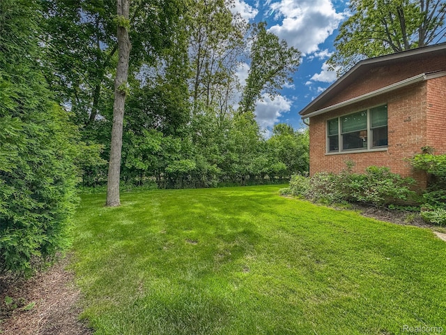 5259 Echo Rd, Bloomfield, MI 48302 - view of grassy yard