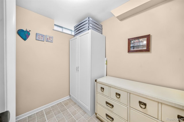 5259 Echo Rd, Bloomfield, MI 48302 - detailed view of baseboards