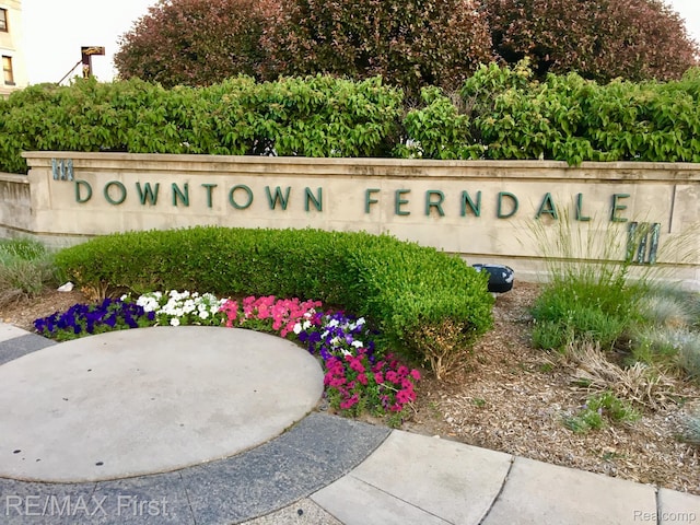 256 Withington St, Ferndale, MI 48220 - view of community sign