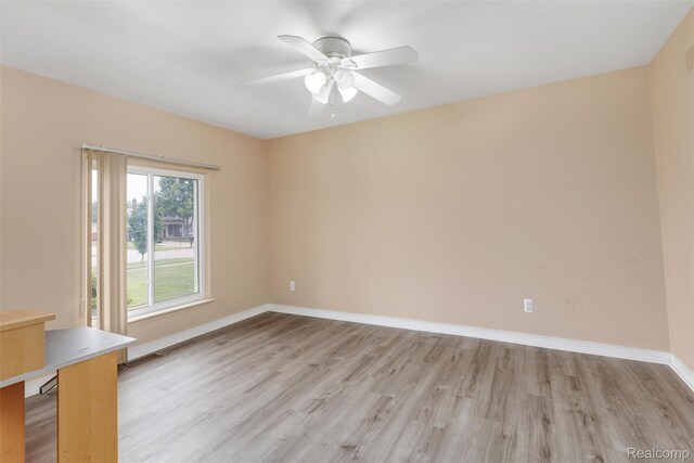 1958 Fox Hill Dr, Sterling Heights, MI 48310 - photo 12