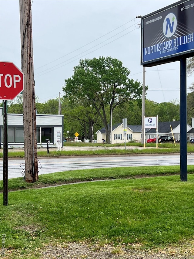 4172 Fenton Rd, Flint, MI 48507 - exterior view