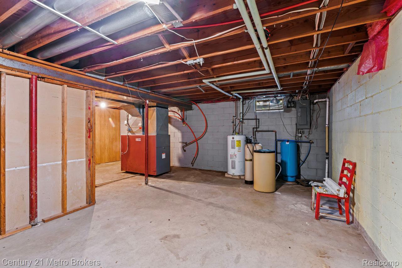 1938 Mayfield Rd, Lapeer, MI 48446 - photo 37