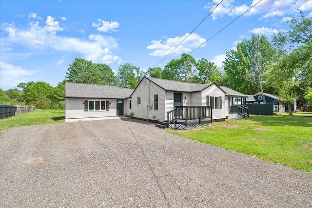1178 Drent Rd, Muskegon, MI 49442 - view of front of home featuring gravel driveway