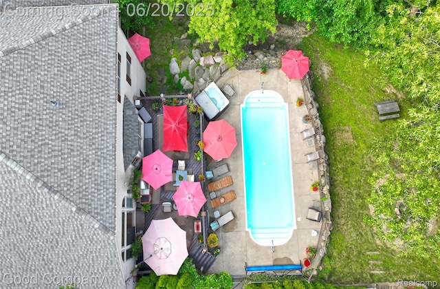 115 Audubon Dr, White Lake, MI 48383 - aerial view of a pool
