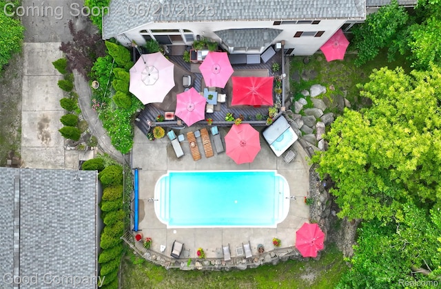 115 Audubon Dr, White Lake, MI 48383 - aerial view of a pool area