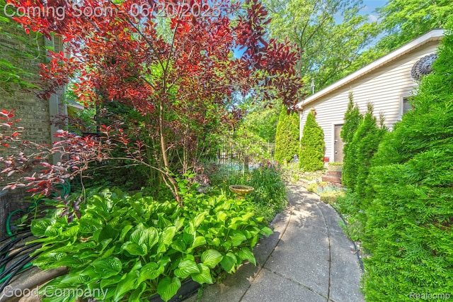 115 Audubon Dr, White Lake, MI 48383 - view of yard