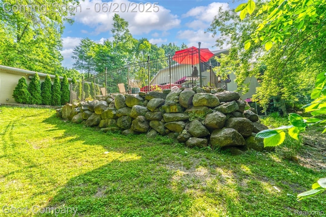 115 Audubon Dr, White Lake, MI 48383 - view of yard