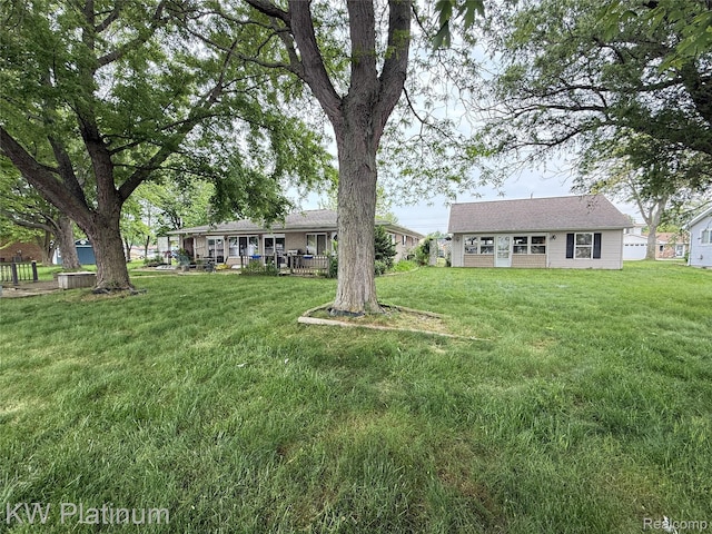 7275 Bluebill St, Clay, MI 48001 - view of grassy yard