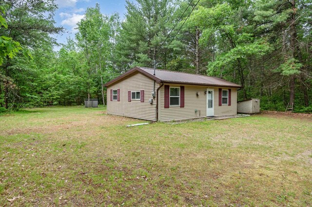 7373 Blue Ox Trl, South Branch, MI 48761