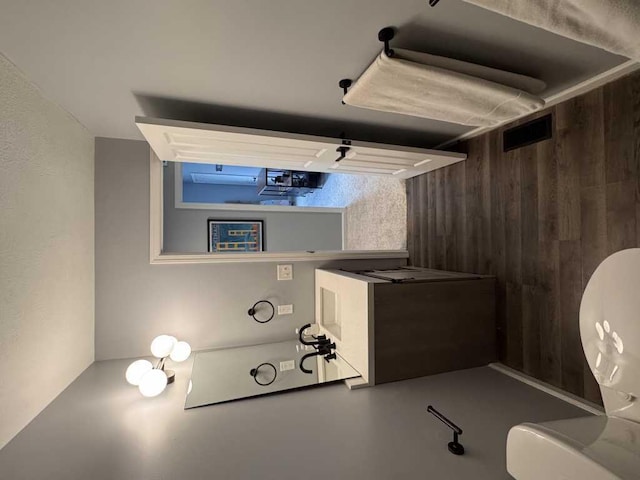 1131 Odell Farm Ln, Vicksburg, MI 49097 - bathroom featuring wood walls