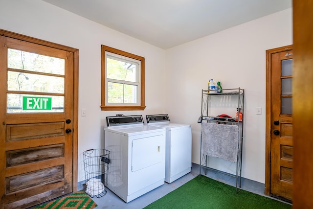 212 N Maple St, Saugatuck, MI 49453 - laundry area with separate washer and dryer