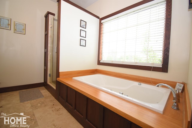 2411 Escott Rd, Owosso, MI 48867 - full bath featuring a bath