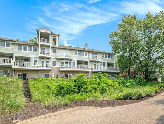 18418 Dunecrest Dr Unit 9, New Buffalo, MI 49117 - view of apartment building / complex
