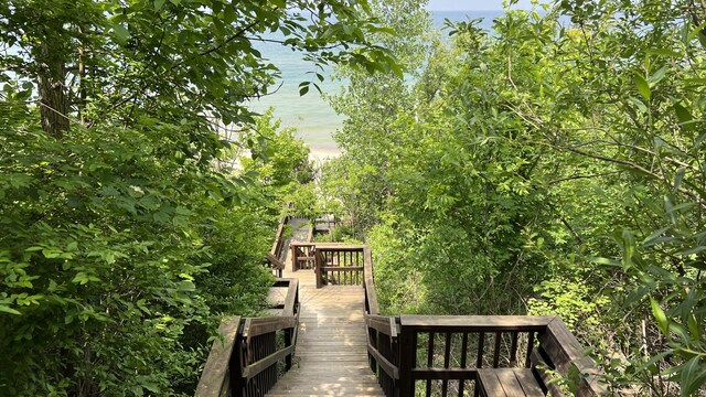 7285 Maple St, South Haven, MI 49090 - surrounding community with a water view