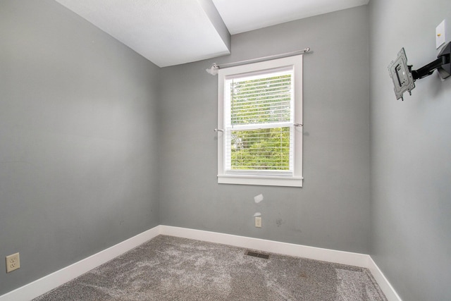 2813 Bond St, Niles, MI 49120 - empty room with carpet flooring and baseboards