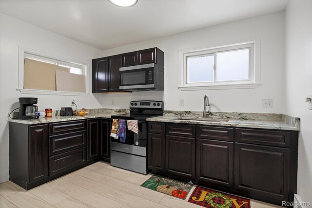 28148 Rosewood St, Dearborn Heights, MI 48141 - photo 16