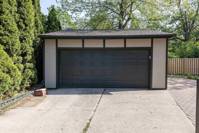 820 N Johnson St, Bay City, MI 48708 - view of detached garage